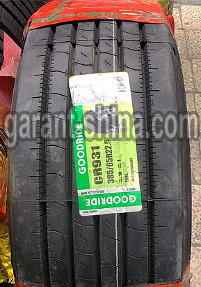 Goodride CR931 (руль/прицеп) 385/65 R22.5 160K(158L) 20PR - Фото протектора с этикеткой вблизи